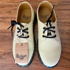 Dr. Martens Size 5 Women’s Shoes Style 1461 Smooth Leather Platform Beige Color